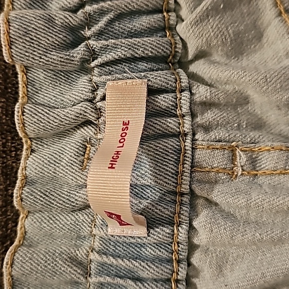 Girls Levis High Lose Jeans, Size 10 - Picture 5 of 7